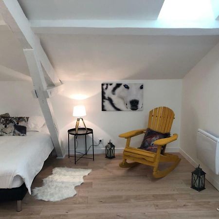 La Cabane Centre La Breche Wifi Calme Linge De Pressing Ніор Екстер'єр фото