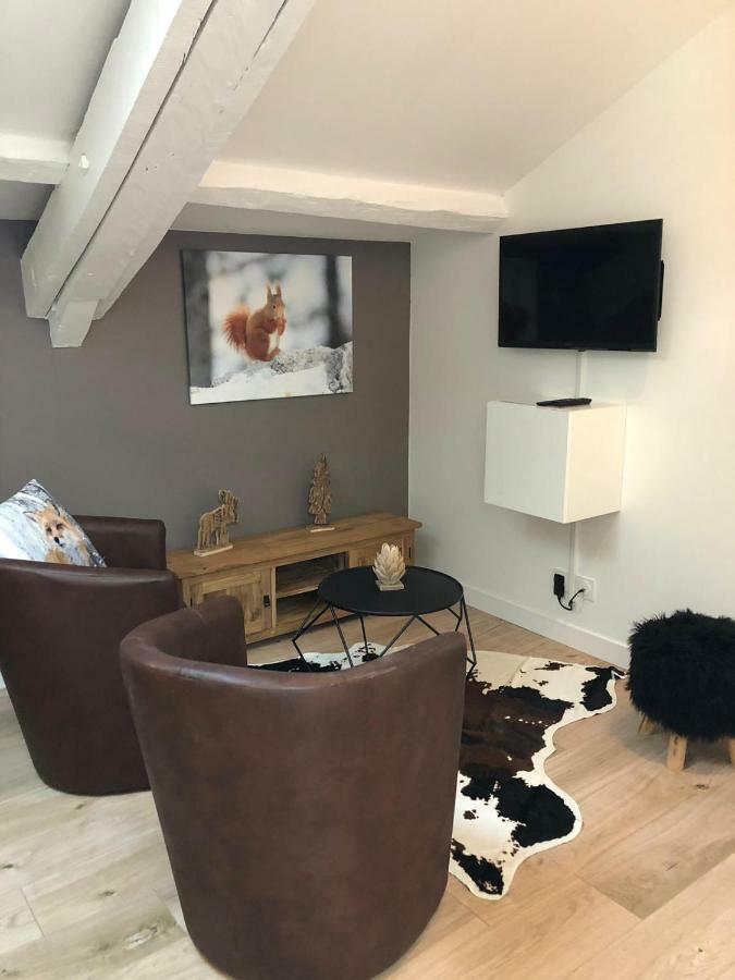 La Cabane Centre La Breche Wifi Calme Linge De Pressing Ніор Екстер'єр фото